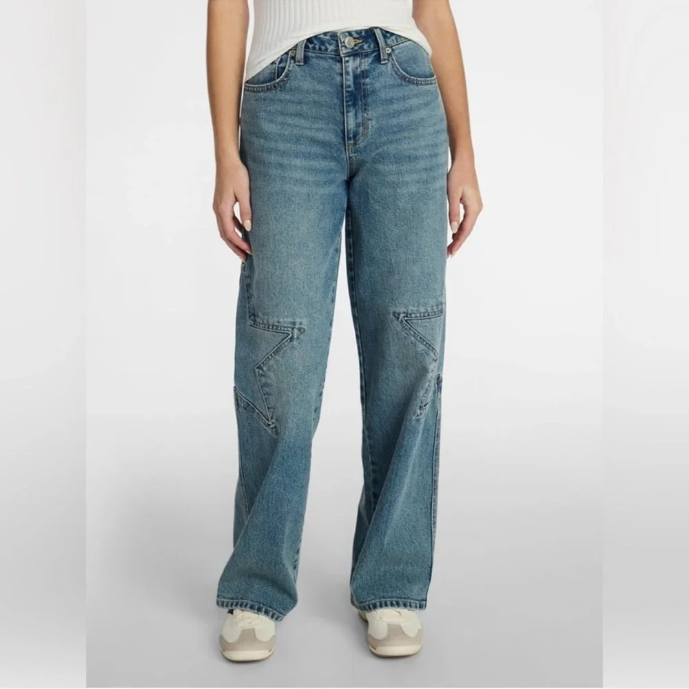 No Boundaries Mid Rise Wide Leg Star Jean - Picture 2 of 9